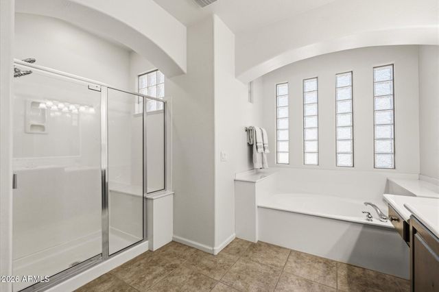 2020 W CALEB Road, Phoenix, AZ 85085