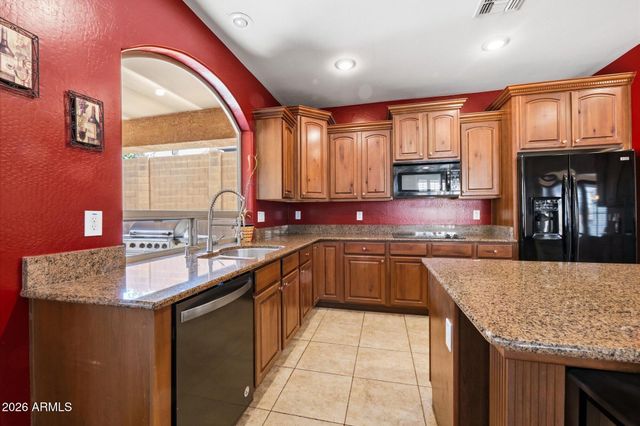 2020 W CALEB Road, Phoenix, AZ 85085