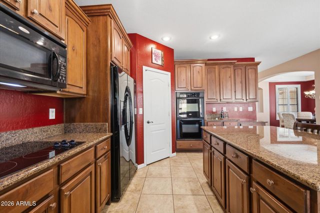 2020 W CALEB Road, Phoenix, AZ 85085
