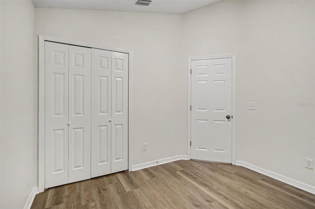 Image 13 of property listing at 10131 RIVERS TRAIL DRIVE, Orlando, FL 32817