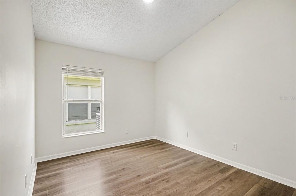 Image 3 of property listing at 10131 RIVERS TRAIL DRIVE, Orlando, FL 32817