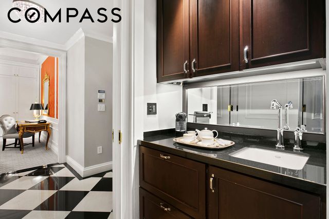 2 E 55th Street 918W32, New York City, NY 10022