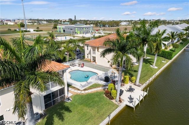 406 SW 3rd ST 102, Cape Coral, FL 33991