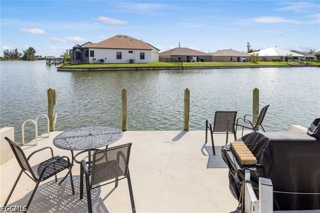 406 SW 3rd ST 102, Cape Coral, FL 33991