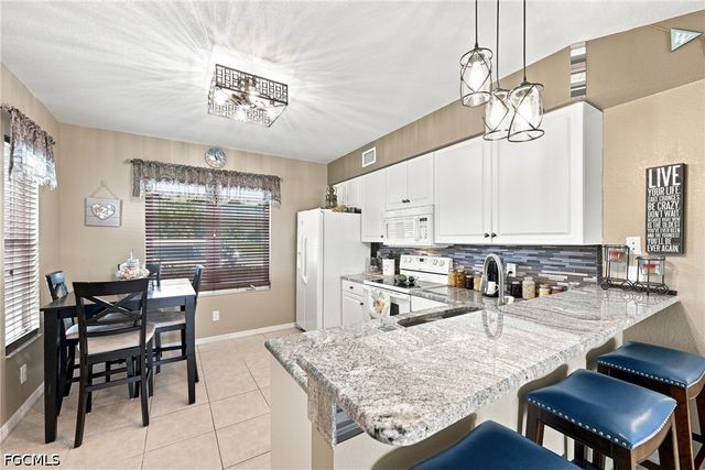 406 SW 3rd ST 102, Cape Coral, FL 33991