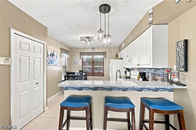 406 SW 3rd ST 102, Cape Coral, FL 33991