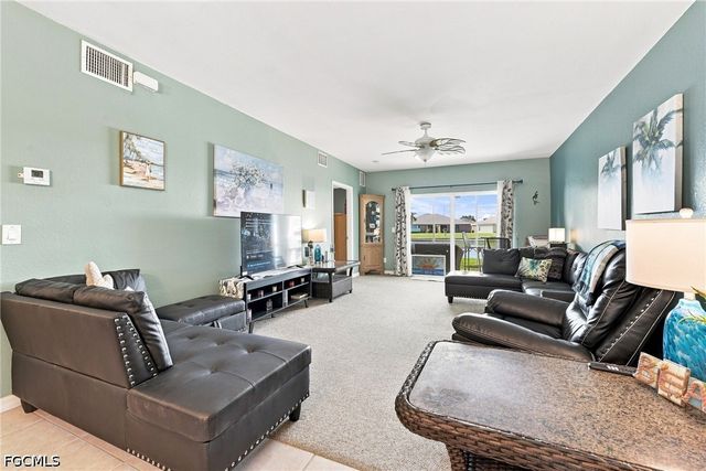 406 SW 3rd ST 102, Cape Coral, FL 33991