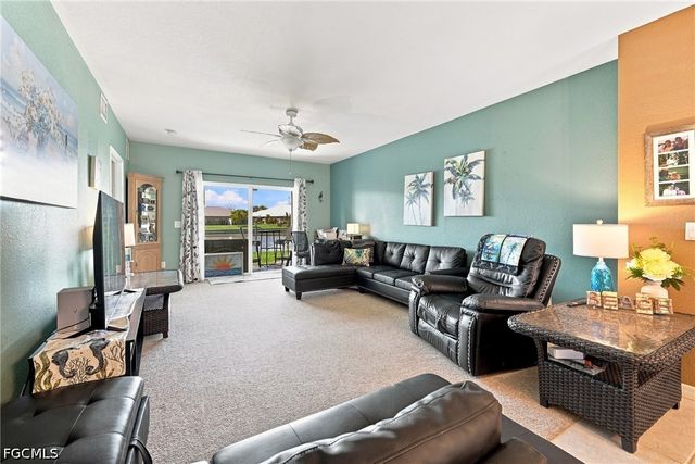 406 SW 3rd ST 102, Cape Coral, FL 33991