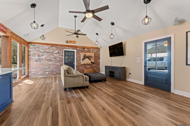 12944 Pleasant Ridge, Walker, LA 70785