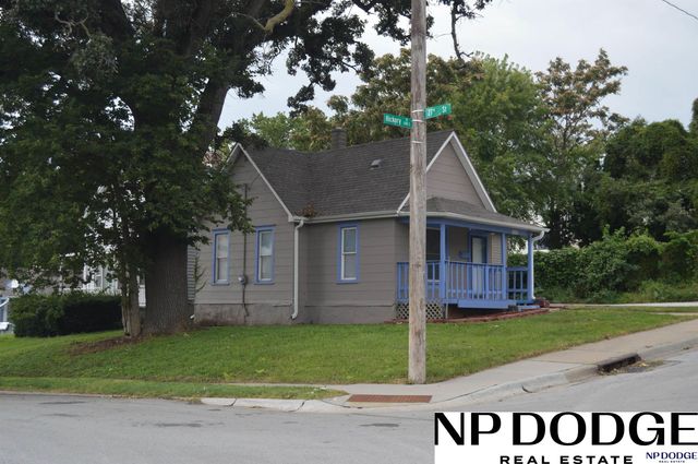 2701 Hickory Street, Omaha, NE 68105