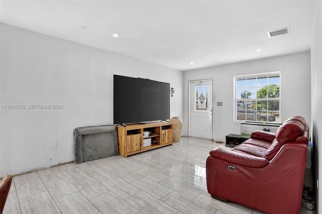 681 NW 21st St, Pompano Beach, FL 33060