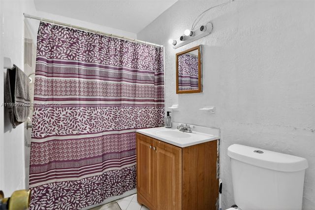 681 NW 21st St, Pompano Beach, FL 33060