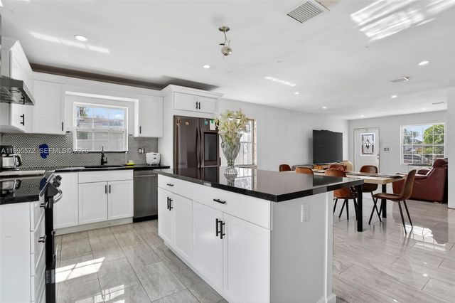 681 NW 21st St, Pompano Beach, FL 33060