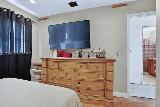 681 NW 21st St, Pompano Beach, FL 33060