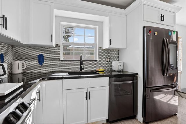 681 NW 21st St, Pompano Beach, FL 33060