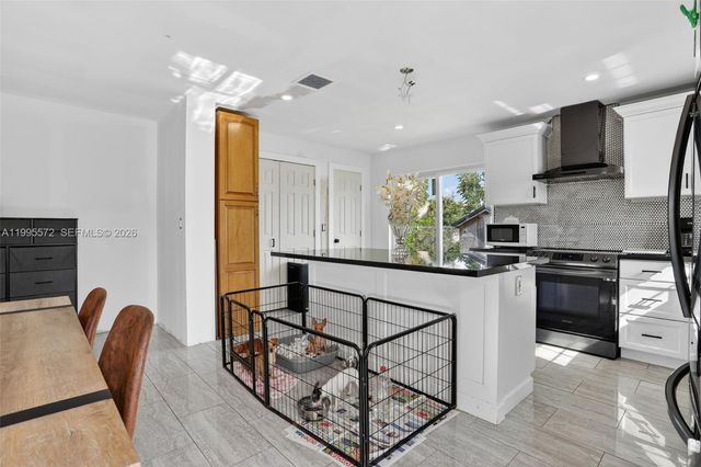 681 NW 21st St, Pompano Beach, FL 33060