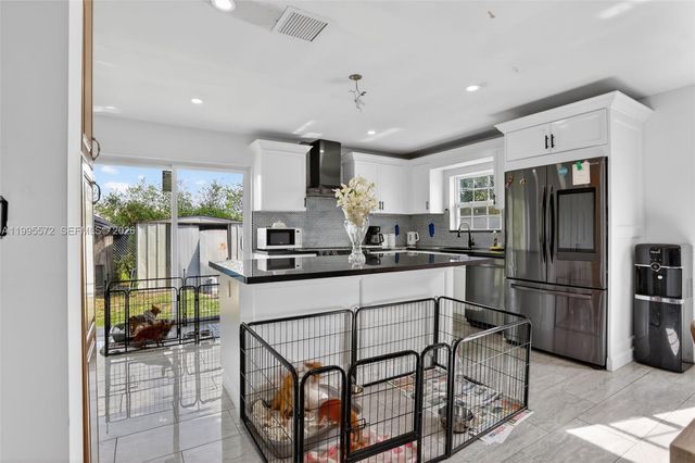 681 NW 21st St, Pompano Beach, FL 33060