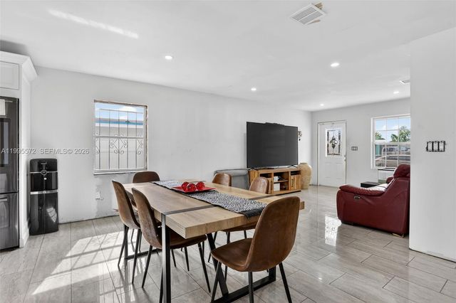 681 NW 21st St, Pompano Beach, FL 33060