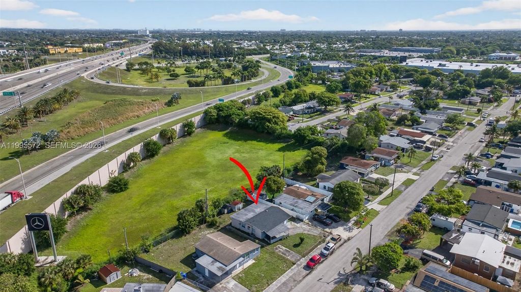 681 NW 21st St, Pompano Beach, FL 33060