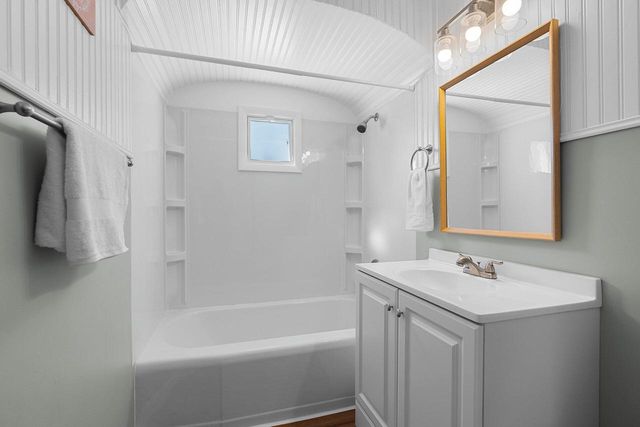 1316 N 8th STREET, Manitowoc, WI 54220