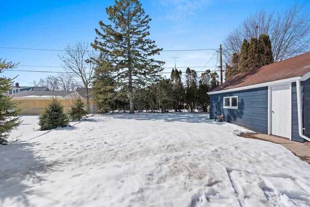 1316 N 8th STREET, Manitowoc, WI 54220