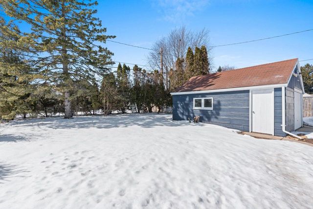 1316 N 8th STREET, Manitowoc, WI 54220