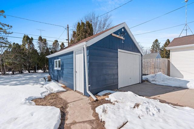 1316 N 8th STREET, Manitowoc, WI 54220