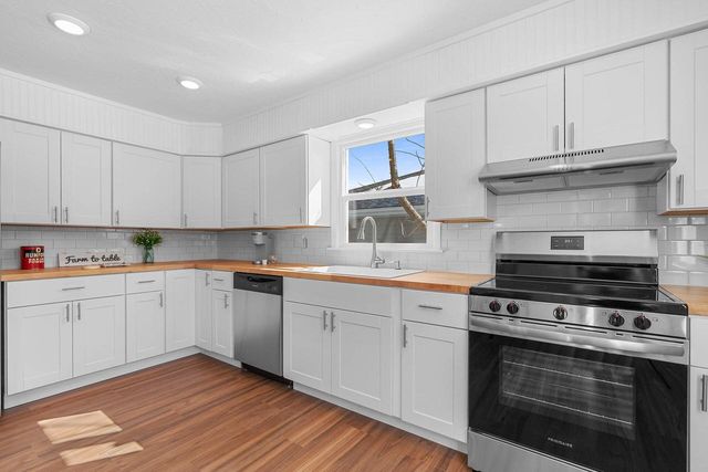 1316 N 8th STREET, Manitowoc, WI 54220