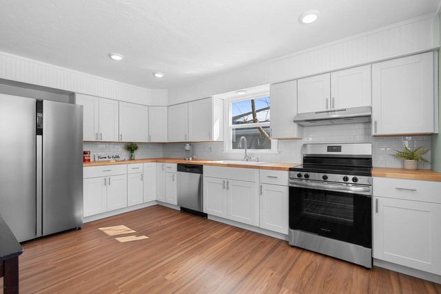 1316 N 8th STREET, Manitowoc, WI 54220