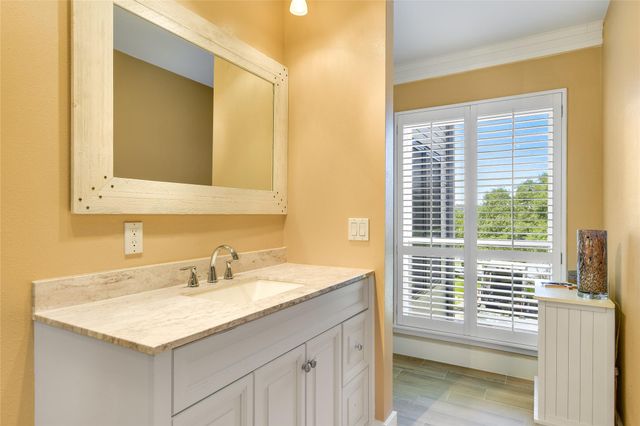118 World Of Tennis SQ, Lakeway, TX 78738