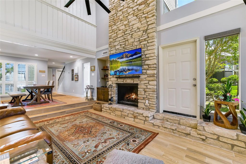 118 World Of Tennis SQ, Lakeway, TX 78738