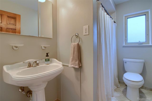 7427 Arcola Street, Westland, MI 48185