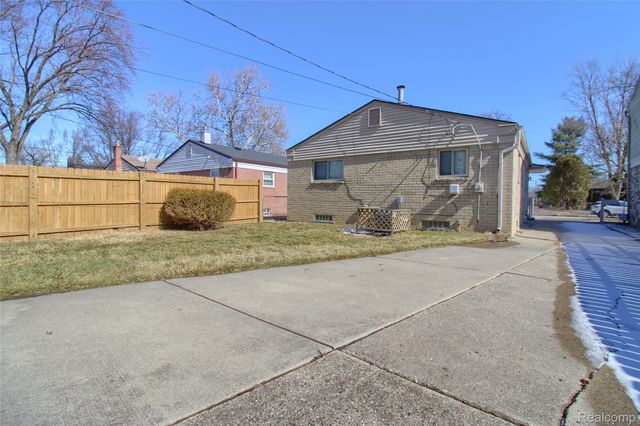 7427 Arcola Street, Westland, MI 48185