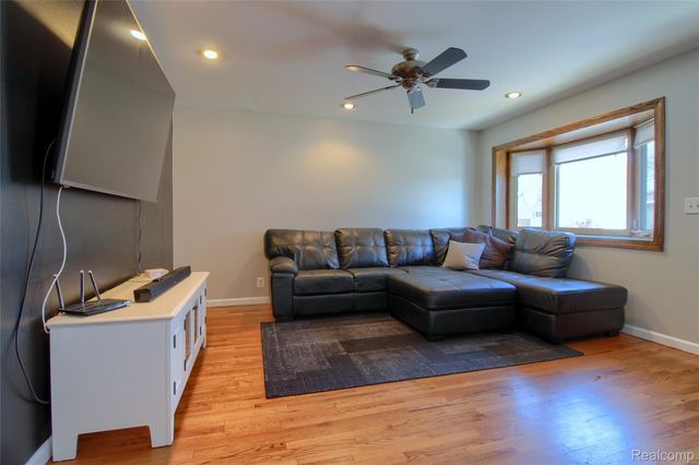 7427 Arcola Street, Westland, MI 48185