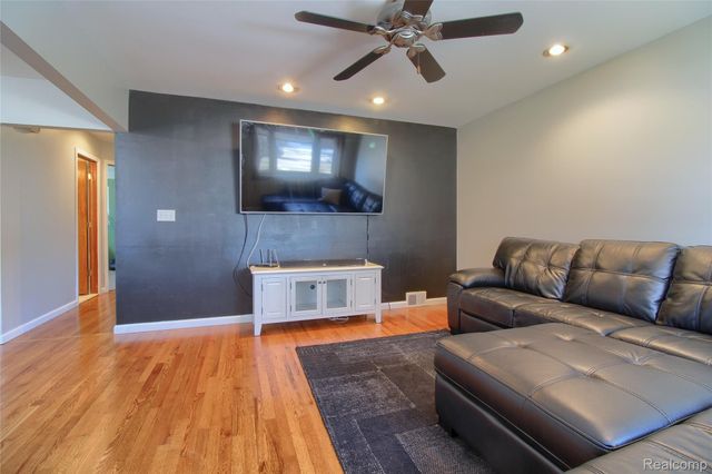 7427 Arcola Street, Westland, MI 48185