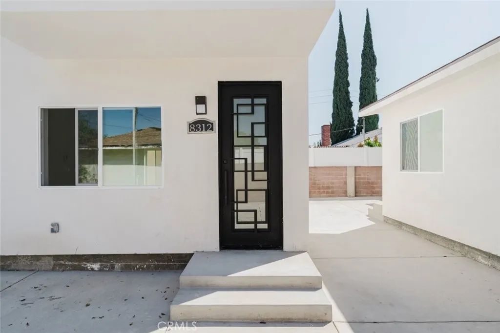8312 Canterbury Avenue, Sun Valley, CA 91352
