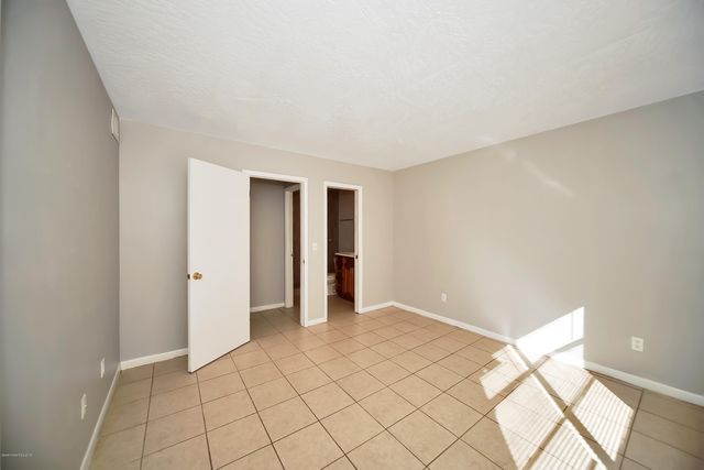 1914 Agora Circle SE 106, Palm Bay, FL 32909