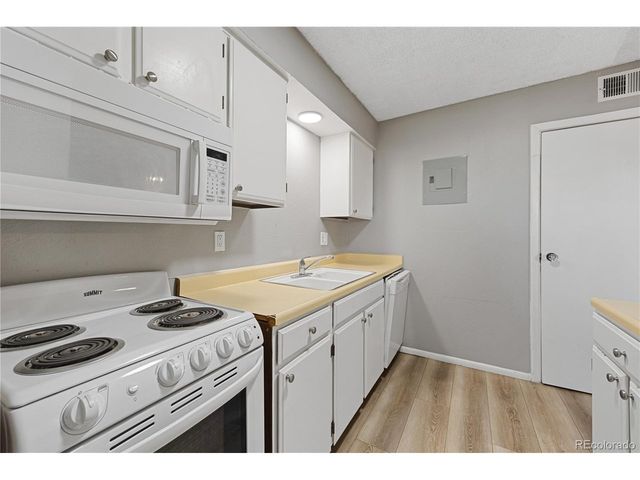 3855 S Monaco Street Pkwy 178, Denver, CO 80237