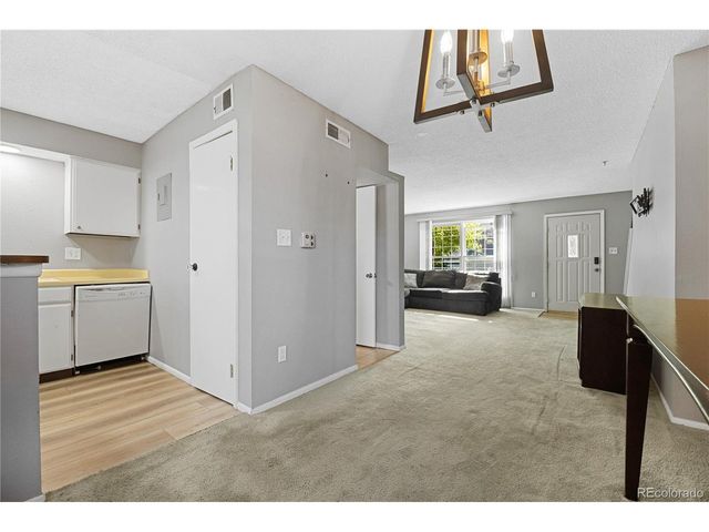 3855 S Monaco Street Pkwy 178, Denver, CO 80237