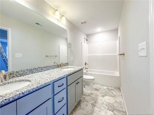 2121 Purebred Circle, Hope Mills, NC 28348