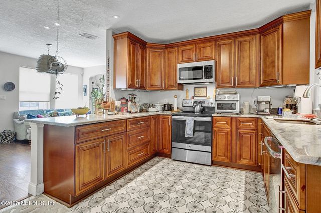 1327 MACARTHUR Street, Jacksonville, FL 32205