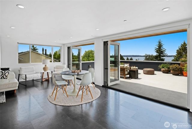 6304 Lakeview Drive, Kirkland, WA 98033