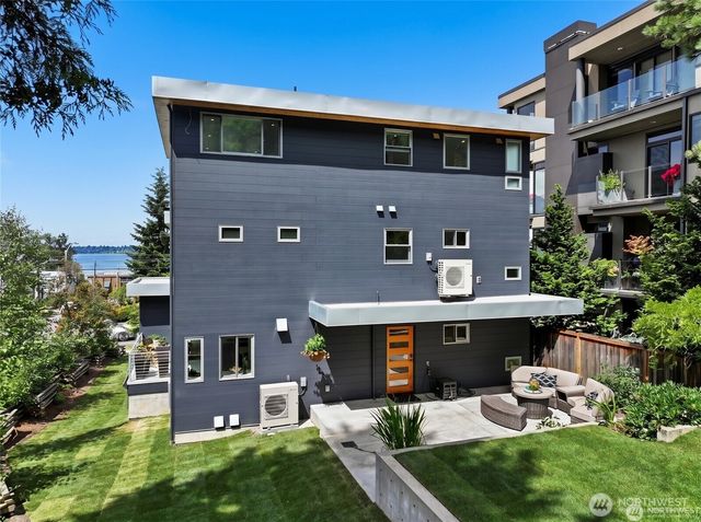 6304 Lakeview Drive, Kirkland, WA 98033