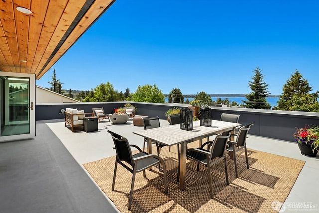 6304 Lakeview Drive, Kirkland, WA 98033