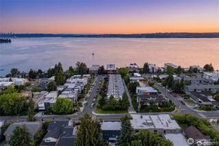 6304 Lakeview Drive, Kirkland, WA 98033