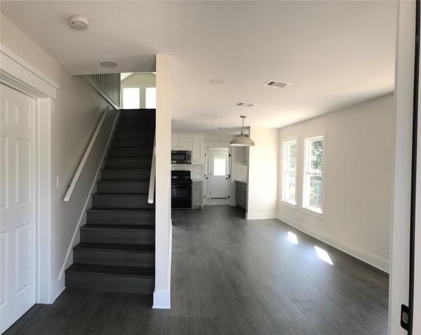 1104 E 26th Street, Houston, TX 77009