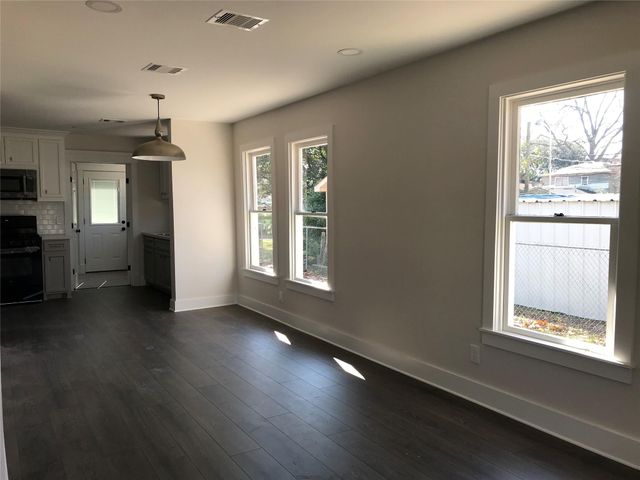 1104 E 26th Street, Houston, TX 77009