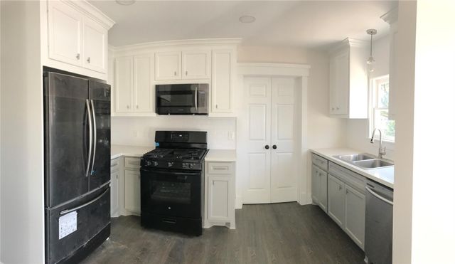1104 E 26th Street, Houston, TX 77009