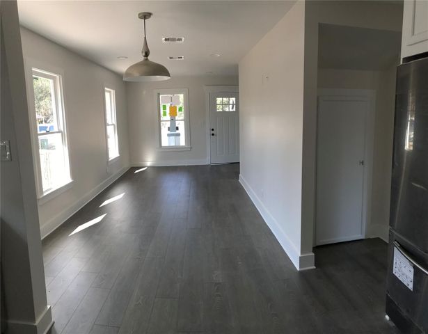 1104 E 26th Street, Houston, TX 77009