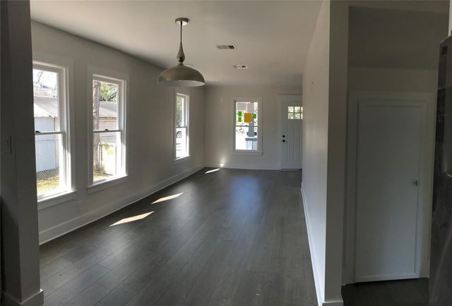 1104 E 26th Street, Houston, TX 77009